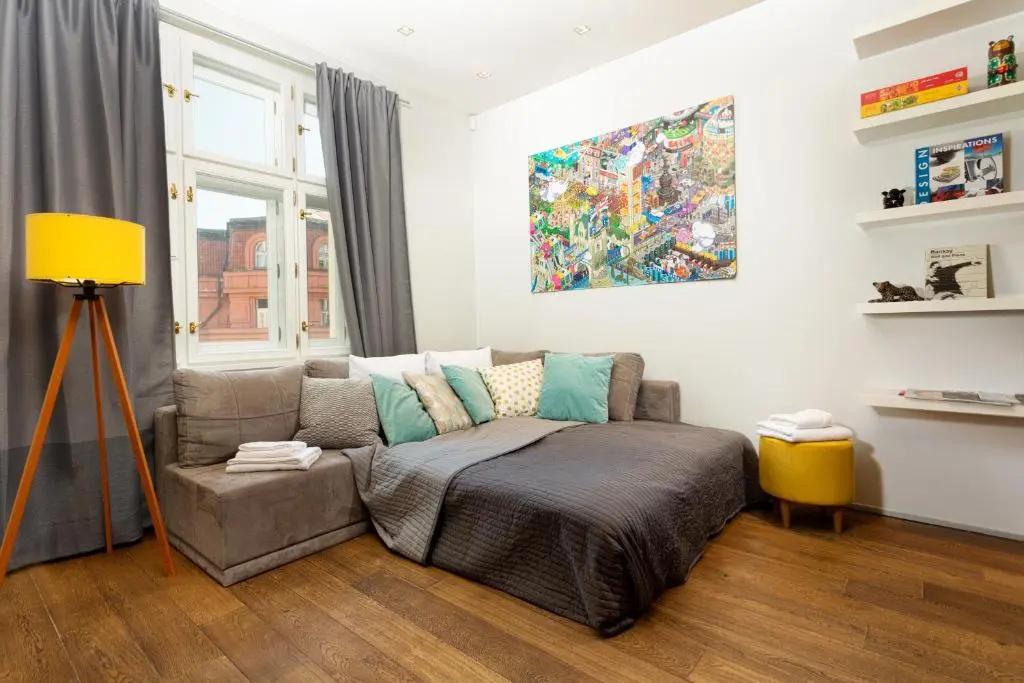 Prague Days - One-bedroom Apartment with Workspace and iMac in Vinohrady
