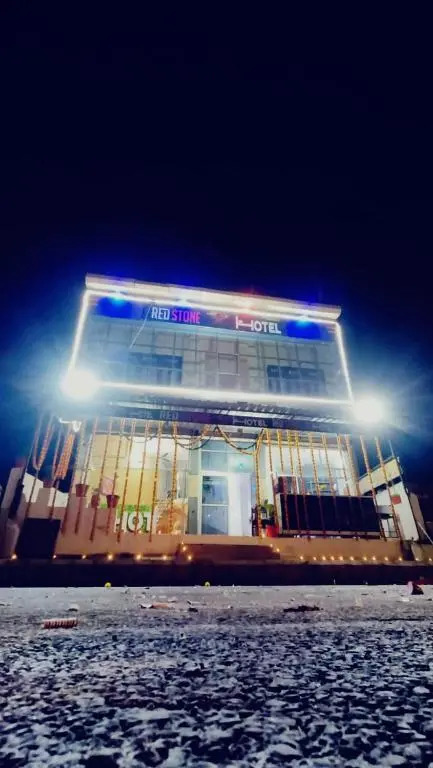 Red Stone Hotel