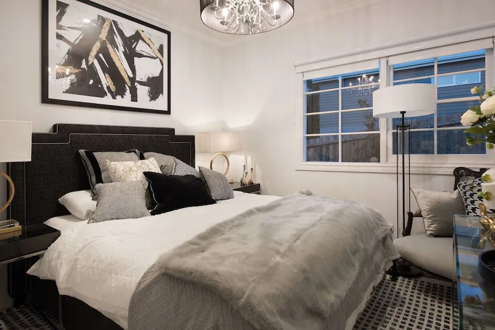 The Lux Luxury 4 bedroom, 2 bathroom, with stunning garden
