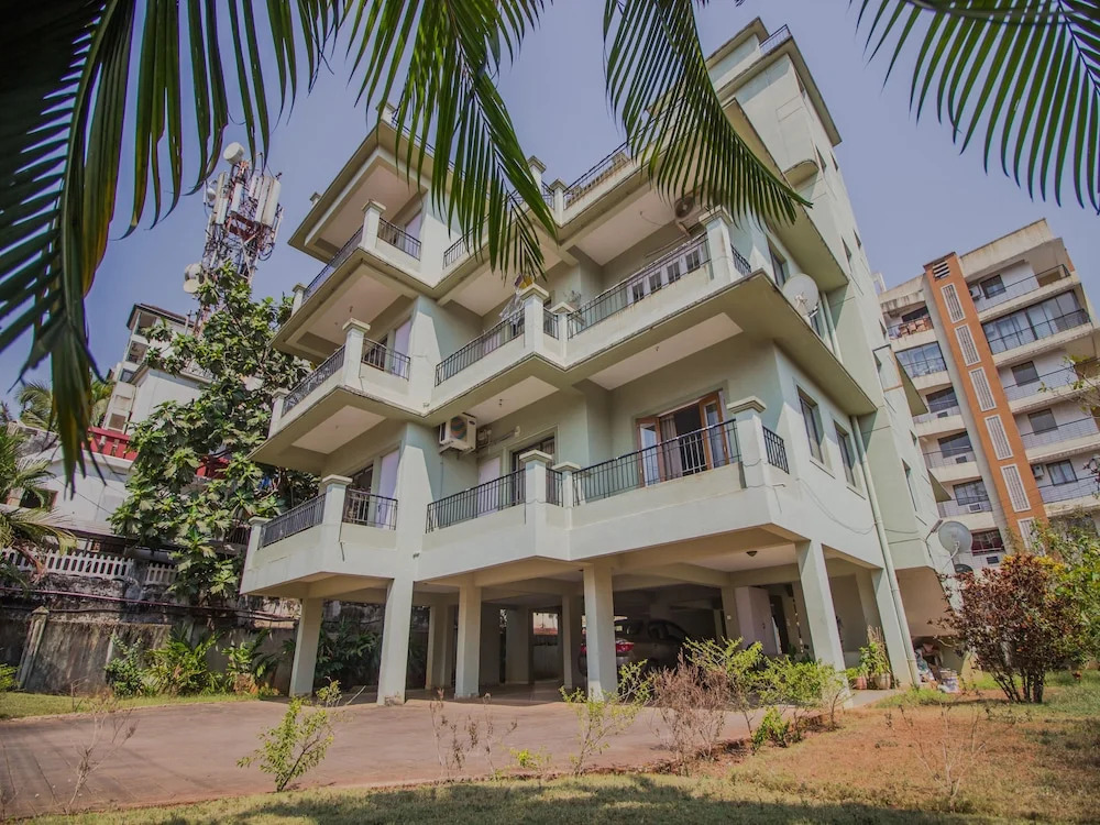 OYO 11351 Home 4BHK Miramar Beach