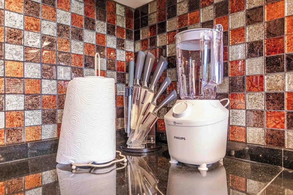 Majestic 2BR with garden view in Regent