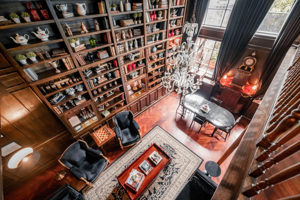 Factoria Hotel