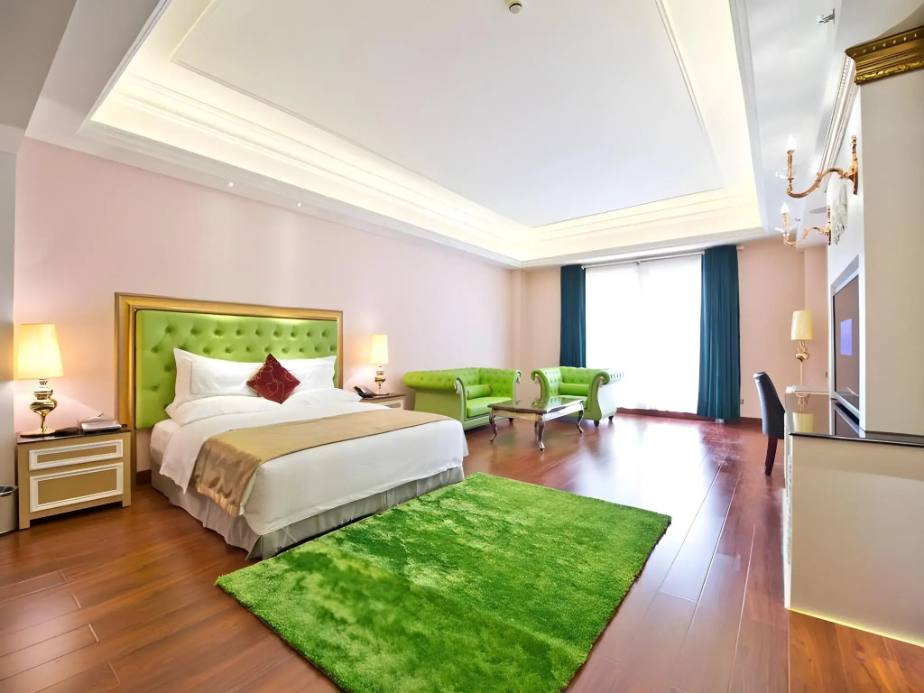 The Royal Pinnacle Hotel