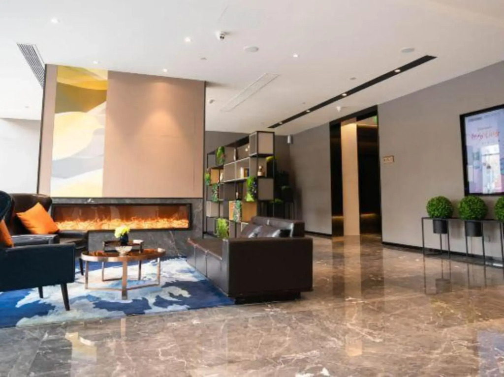Home Inn Business & Travel Hotel (Ordos Wanda Wangfujing Branch)