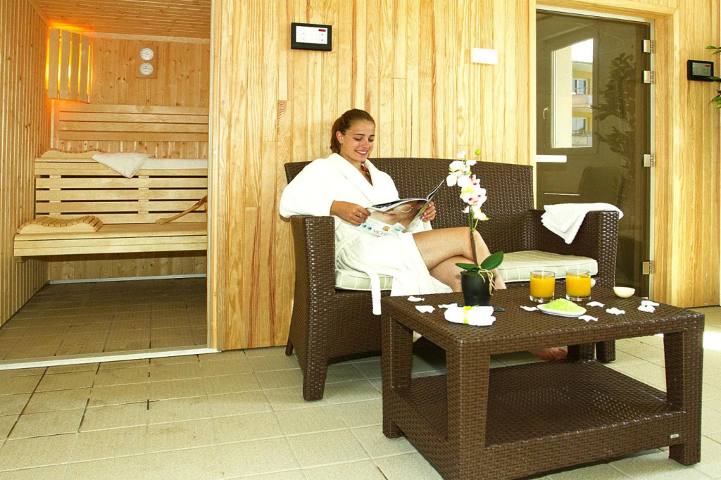 Coastal Stay With Pool in Grandcamp