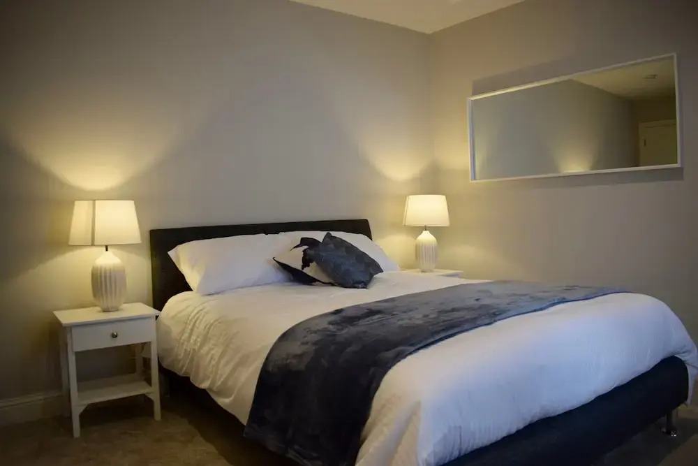 Modern 3 Bedroom Penthouse in Templebar
