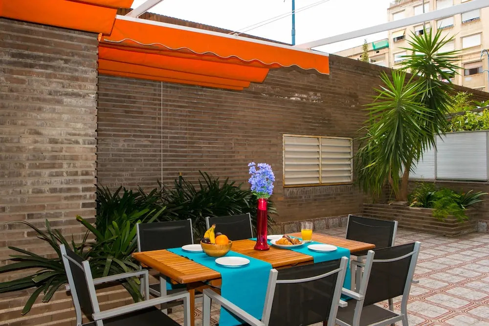 Apartment With Large And Private Terrace