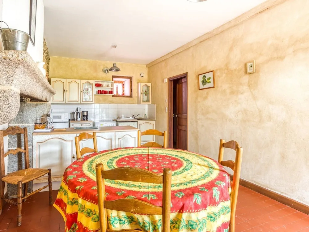 Dreamy Holiday Home in Saint-james With Private Garden