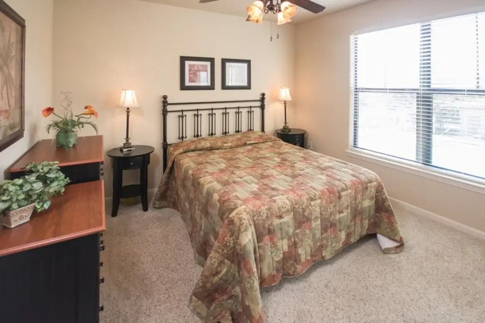 Bella Piazza 907 - 926