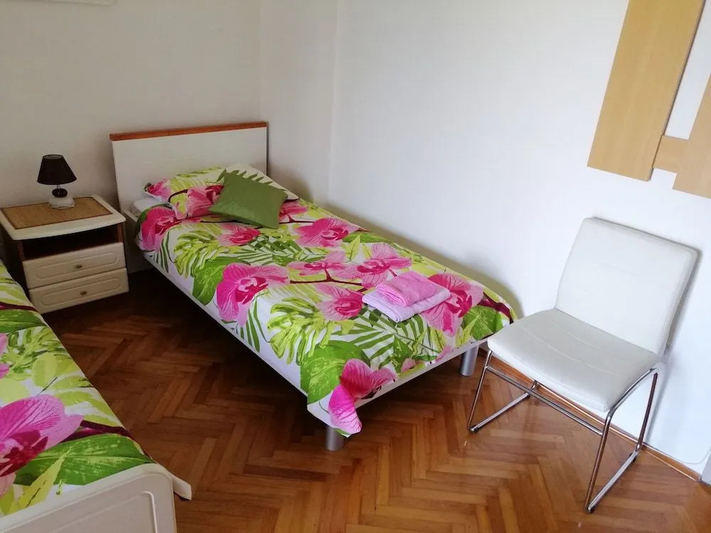 Viktor rooms and apartments