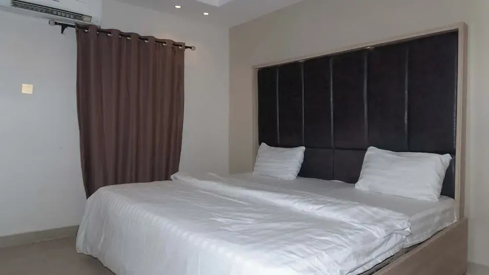 Oasis hotel and suites
