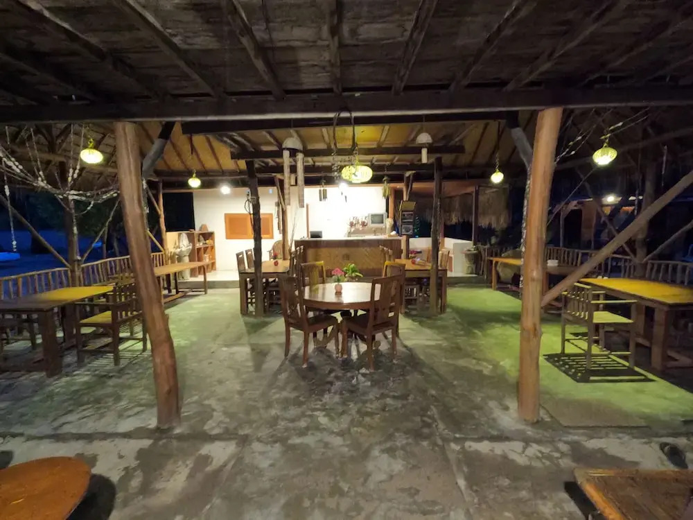 Maryan Moyo Bungalows & Resto