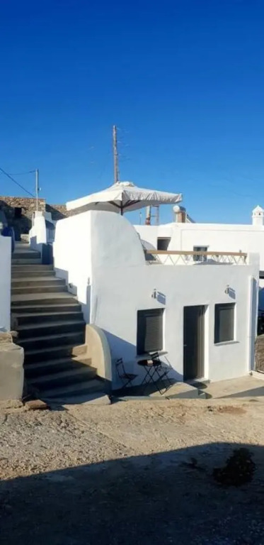 Milona s House in Chora Serifos