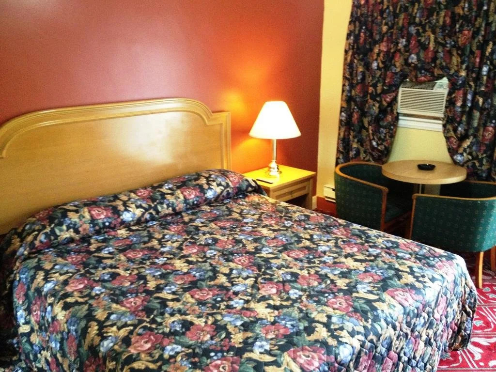 Parkway Motel