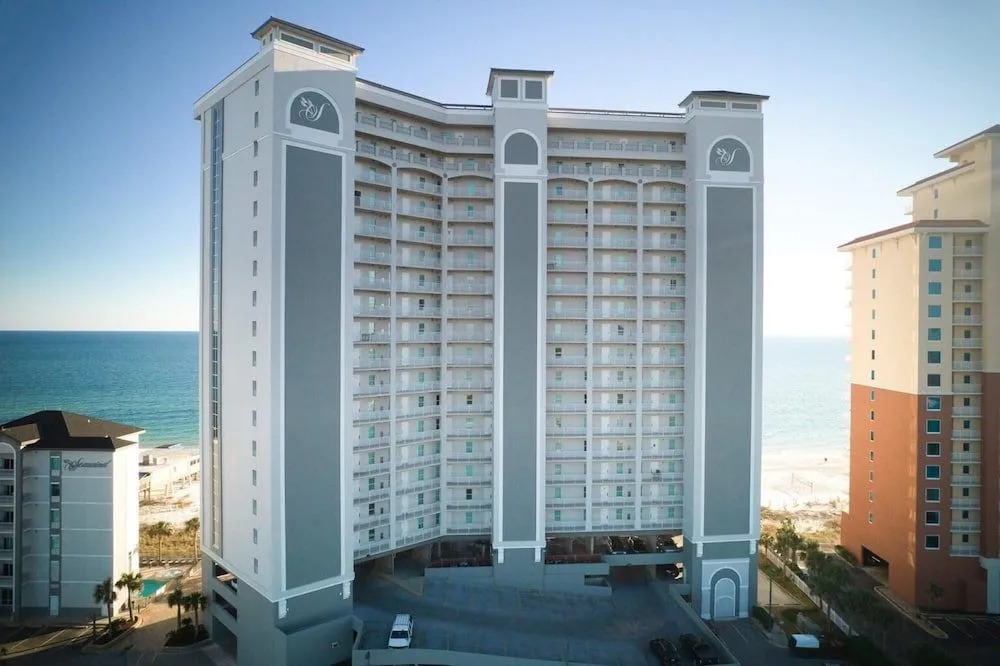 Splendid Condo on Sands of Gulf Shores With Pools
