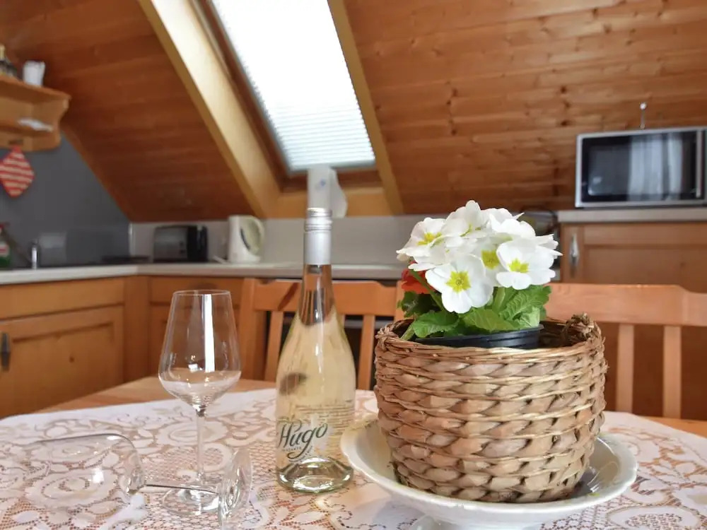 Einladende Ferienwohnung mit Außenpool