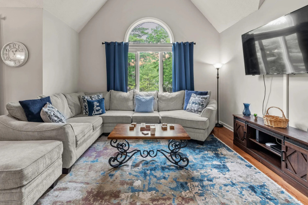 The Boulder Inn by Avantstay Indoor Hot Tub, Game Room, Outdoor Fire Pit