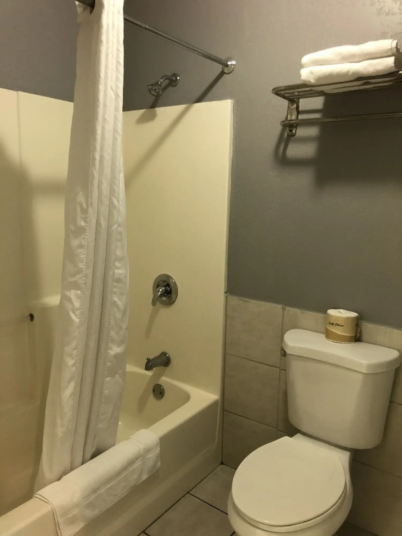Anaheim Executive Inn & Suites