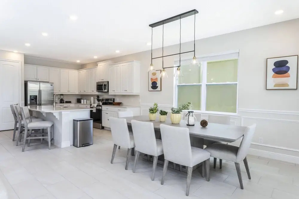 Gorgeous 8 Bedroom Single Home With Private Pool -ec7724