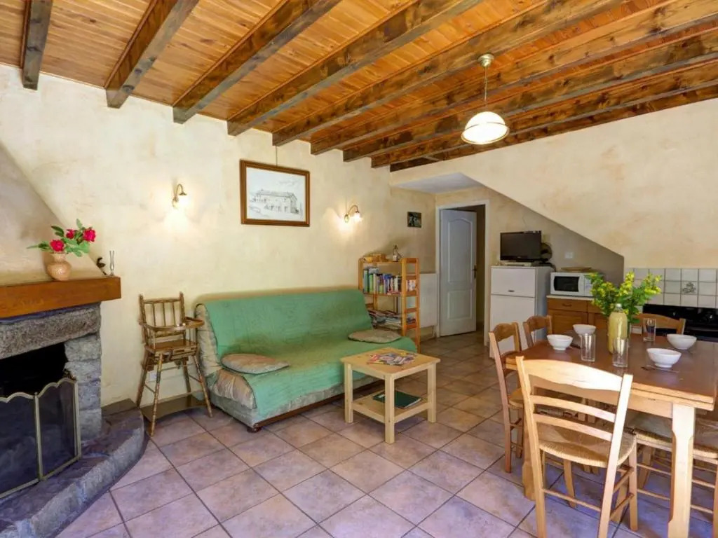 Gîte authentique avec cheminée, animaux admis et WiFi en bordure de forêt - FR-1-496-127