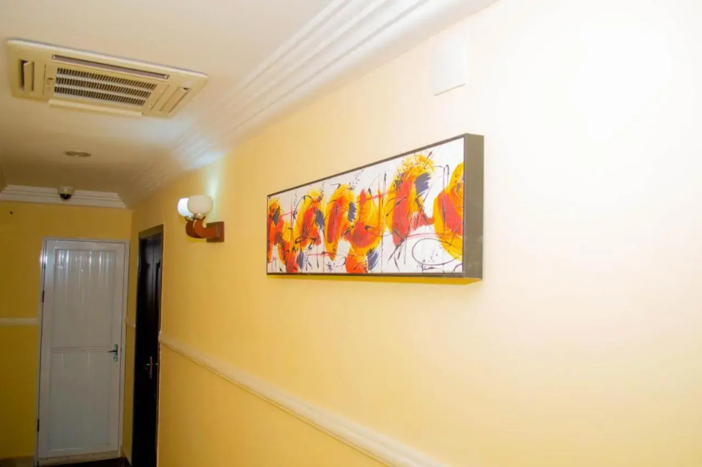 Hotel 3 J