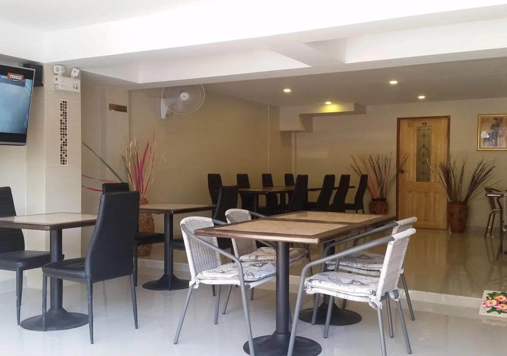 Phratumnak Hill Guest house