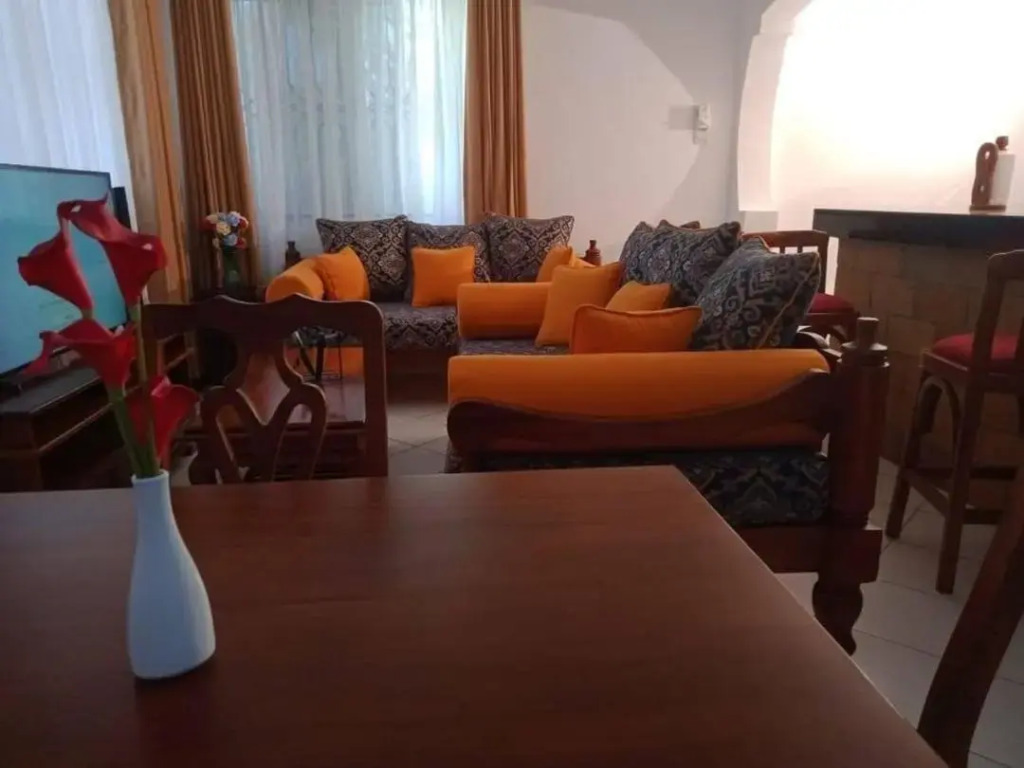 Royal Palms Apartment A2