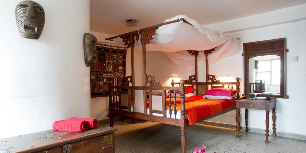 Q2 Bar & Guesthouse