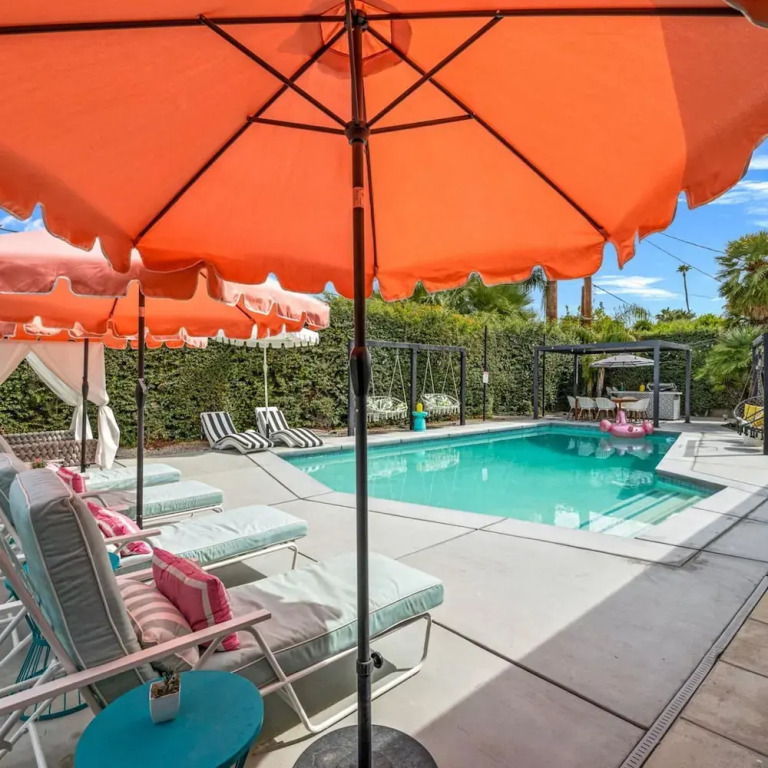 The Beverly - Pool Spa Fire Pits Putting Green