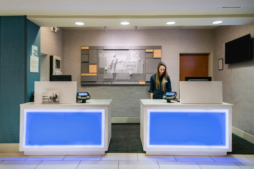 Holiday Inn Express & Suites Rocky Mount Smith Mountain Lake by IHG