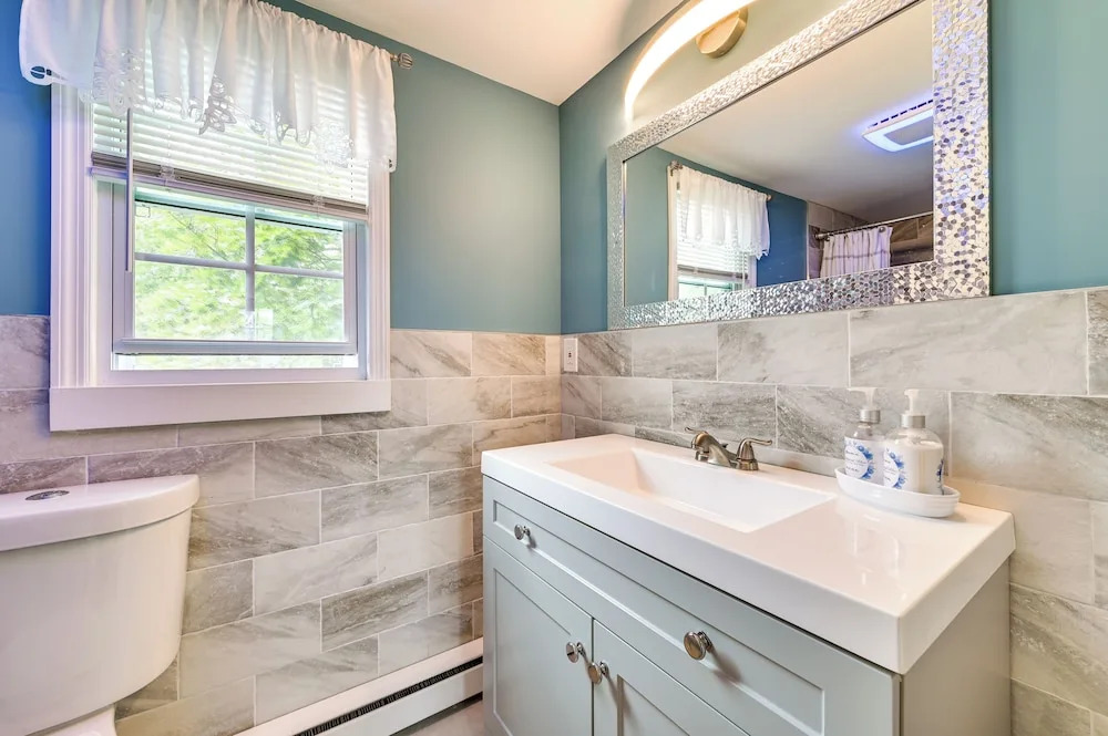 Charming East Durham Home - 2 Mi to Water Park