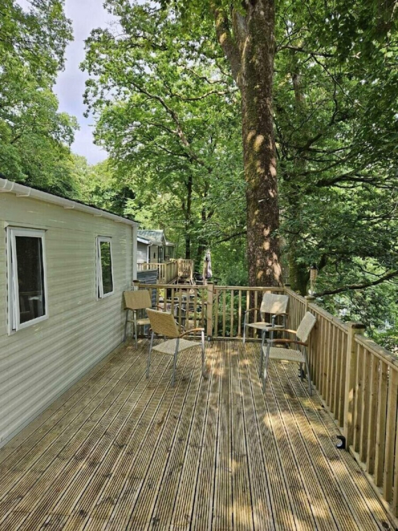 145 Woodside View