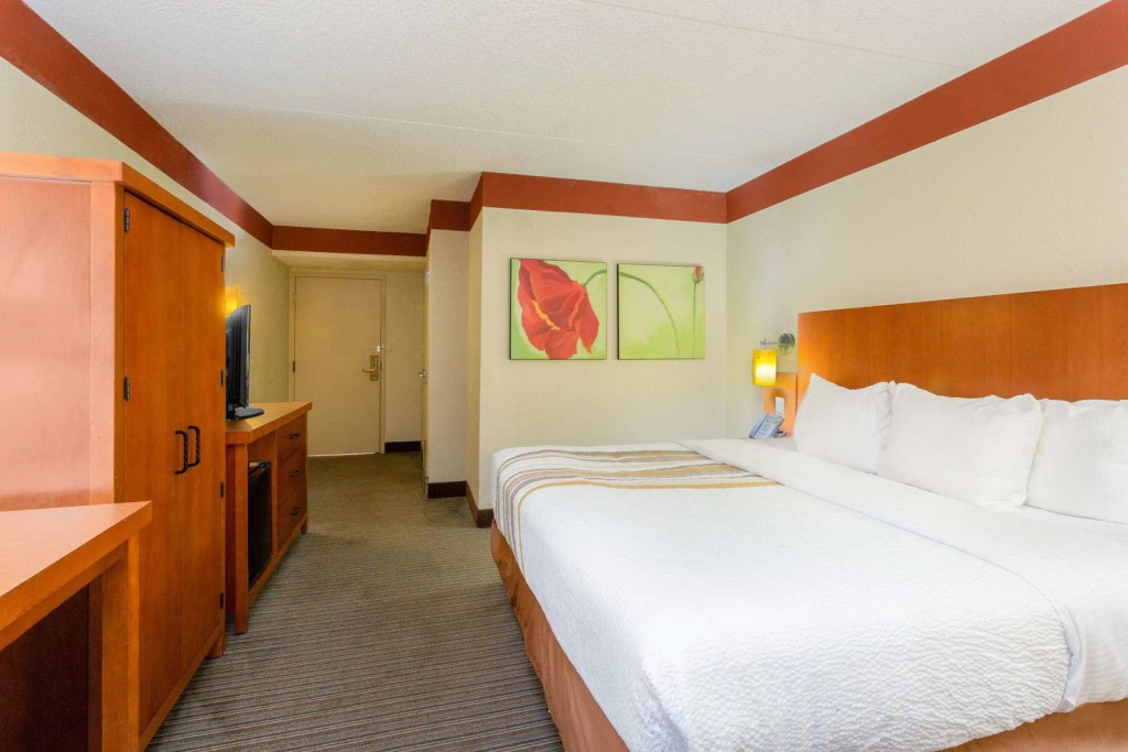 Spark by Hilton Charlotte Airport North