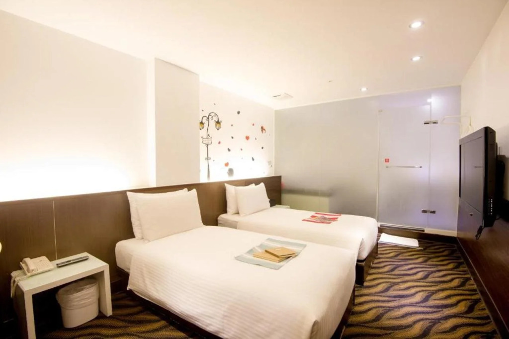 Ximen Holiday Fun Hotel