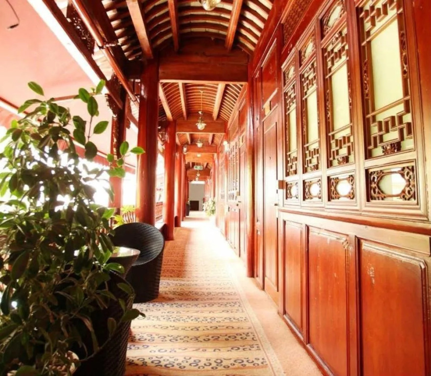 Lijiang Old Town Suiyue Stage Inn