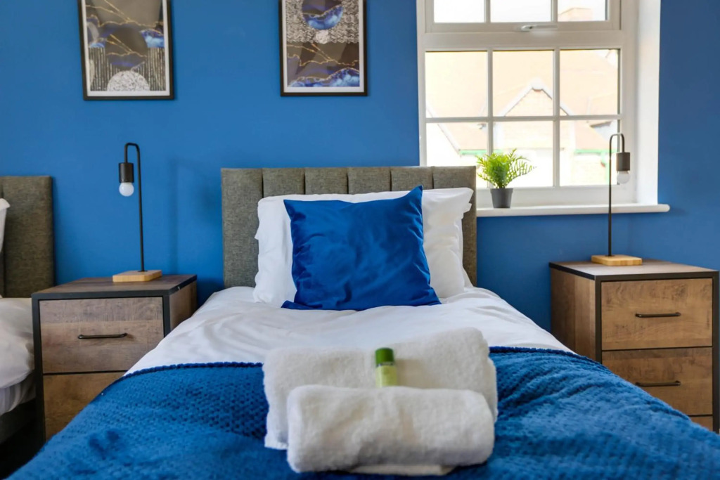 STALDON COURT - A 2 Bedroom Apartment by Prestigious Stays - Includes Wifi, Netflix & Amazon Alexa