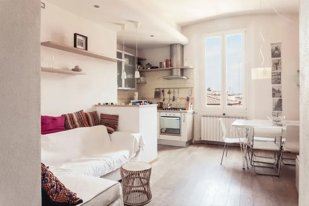 GuestHost - Skyline Central Apartment