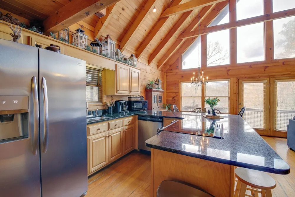 Smoky Mountains Cabin w/ Hot Tub, Deck & Views!