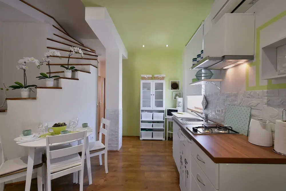 Apartment 1877