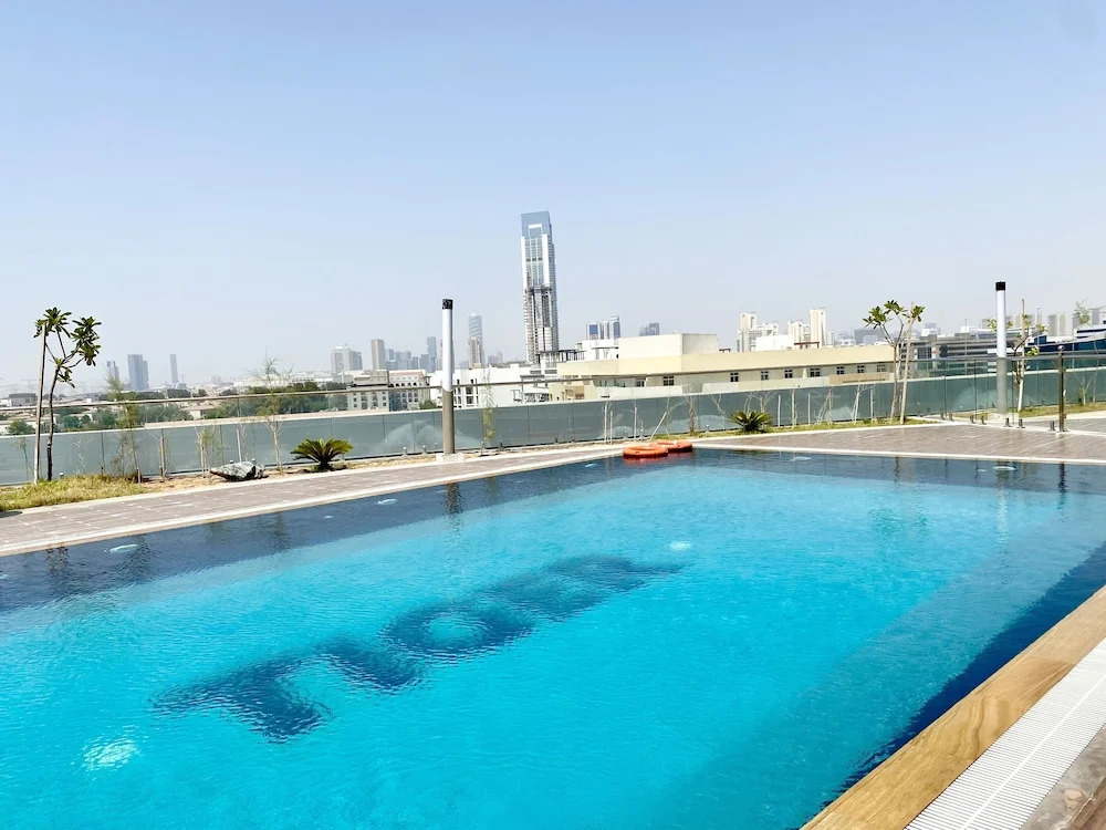 Marco Polo - Pastel Studio with Stunning Aerial City Views