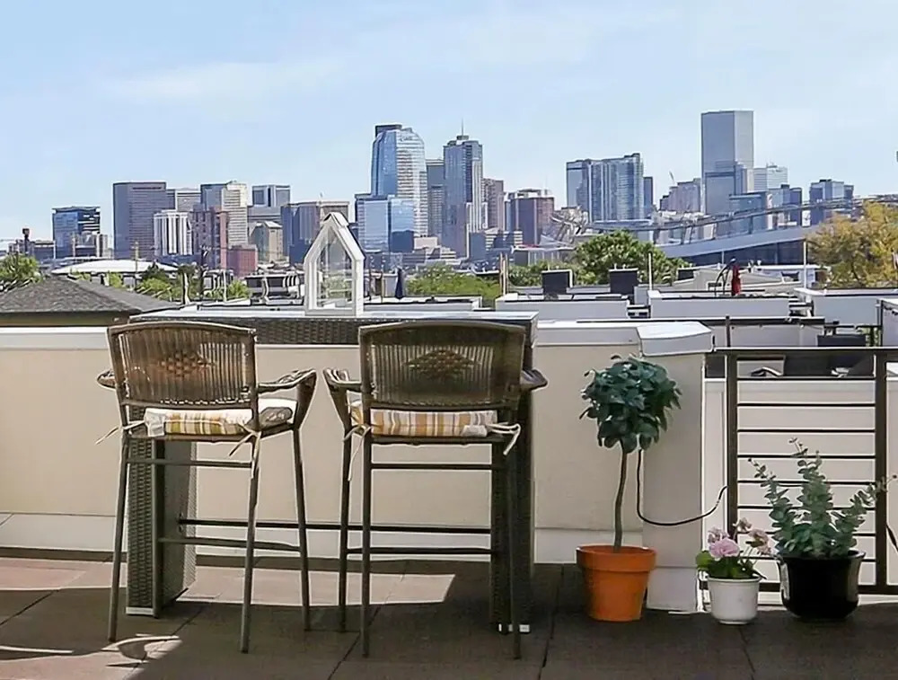 New Townhome With Stunning City and Mountain Views