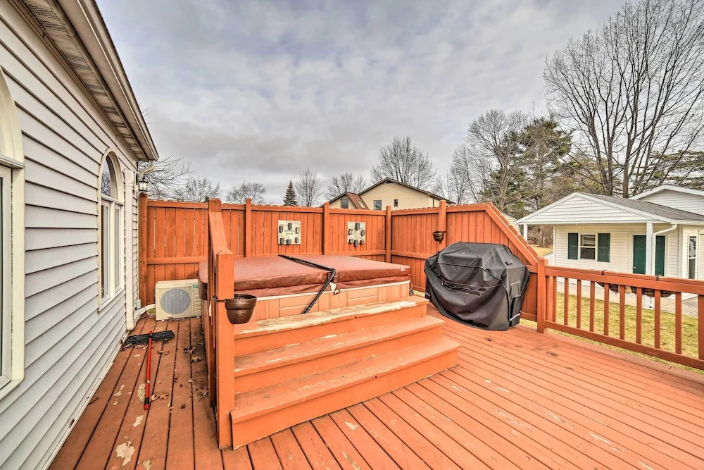 Spacious Michigan Home w/ Private Hot Tub
