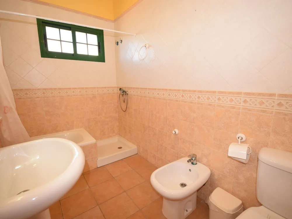 Spacious villa with good location in the north, just 15 min from the beach