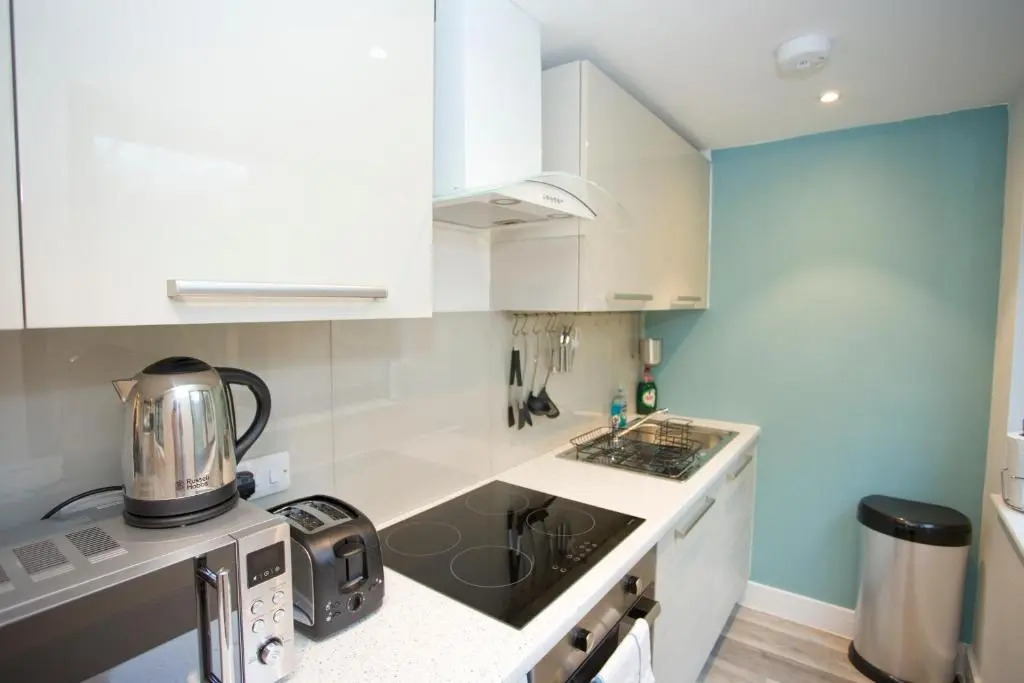 14 Compass Point