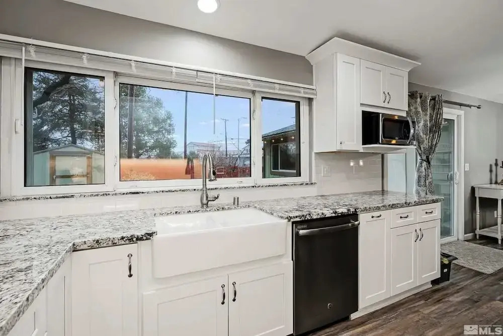 Family 4BR Home With Patio by Willowcreek Park