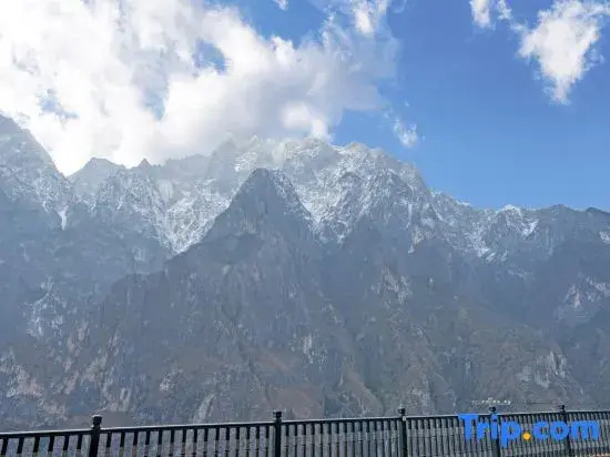 Yunlu Mountain Residence