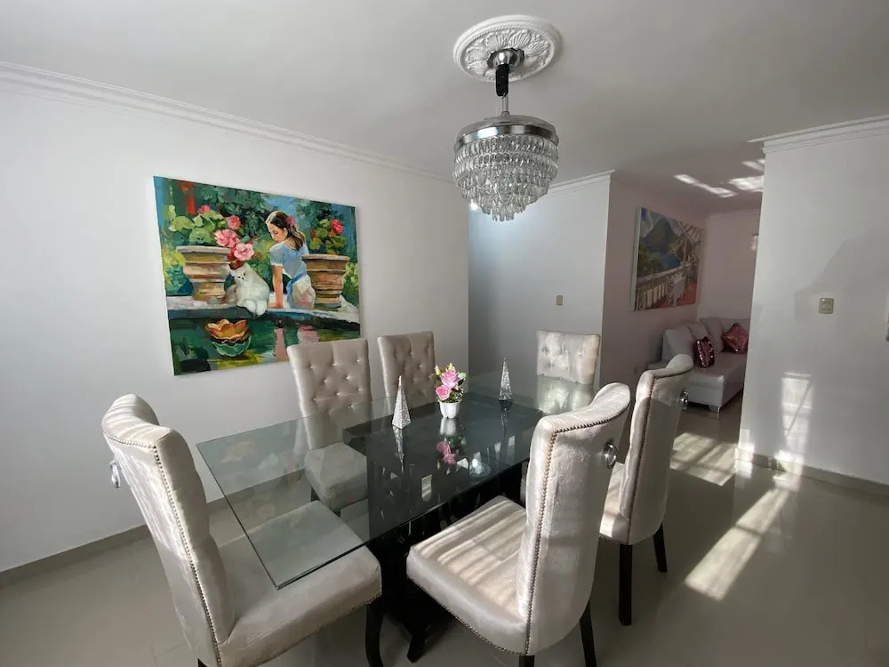 Inviting 3-bedroom Apt in Santo Domingo!