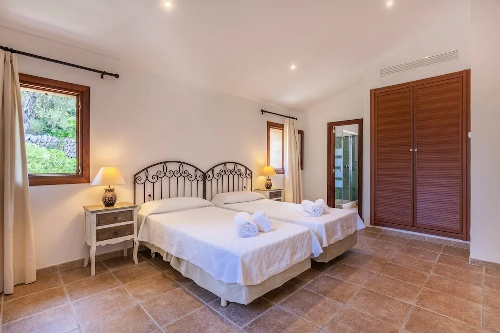 Owl Booking Villa Siquier - Luxury Retreat with Mountain Views