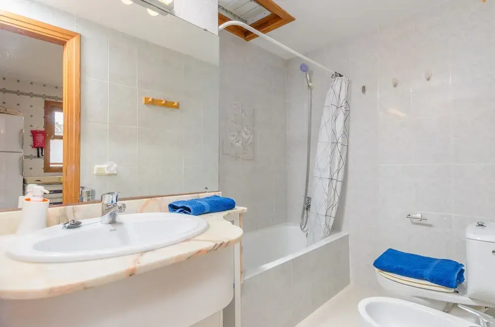 Llepol in Alc dia With 1 Bedrooms and 1 Bathrooms