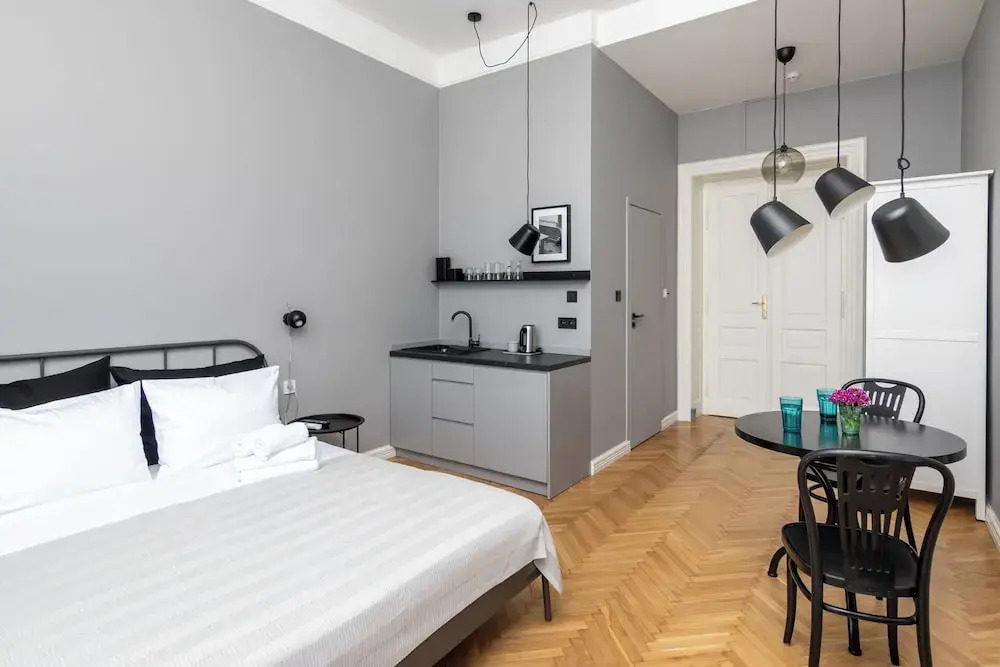 Barbacan Suites - Old Town Apartments - by Upstairs